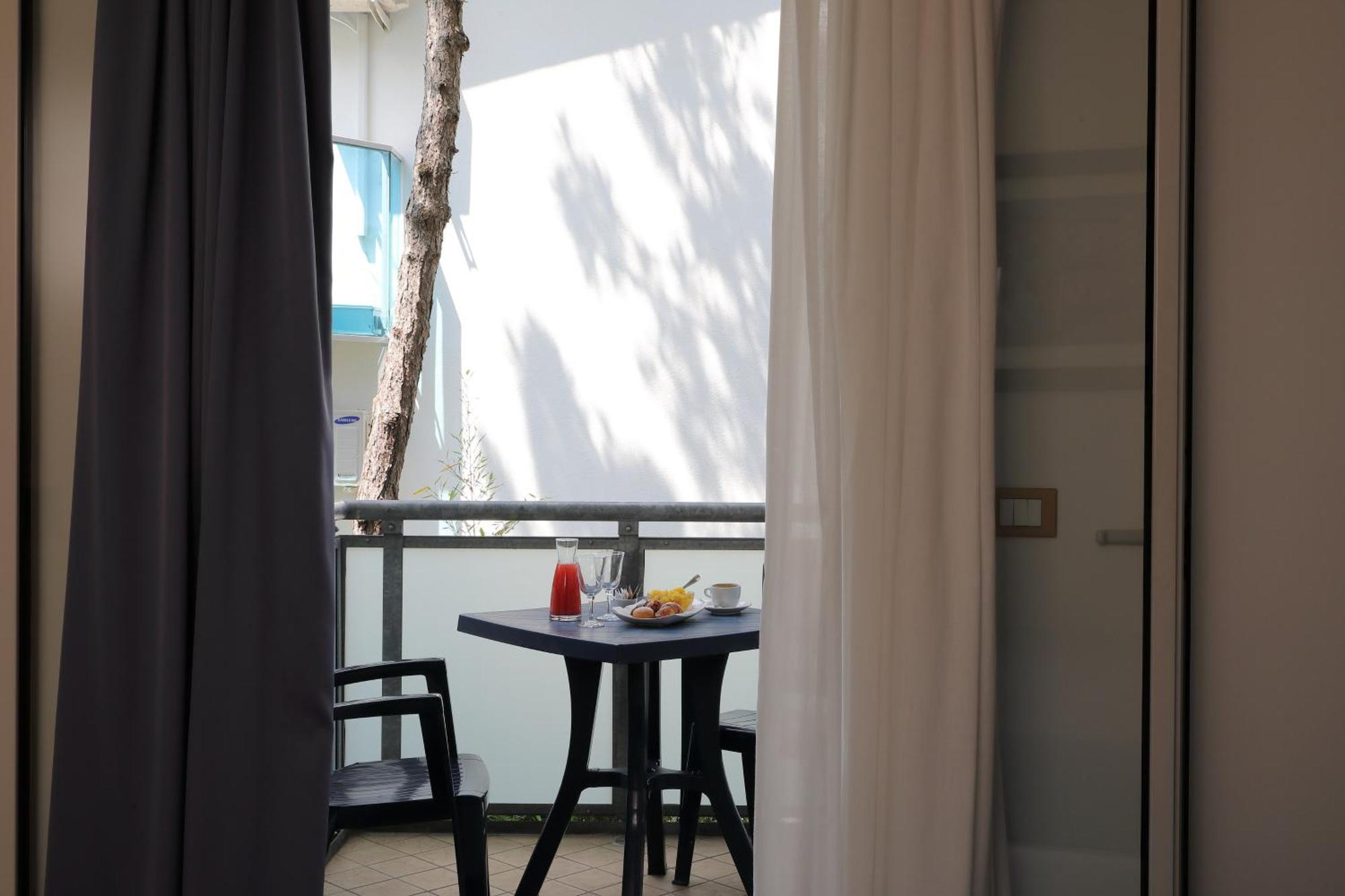 Hotel Anapaya リニャーノ・サッビアドーロ エクステリア 写真
